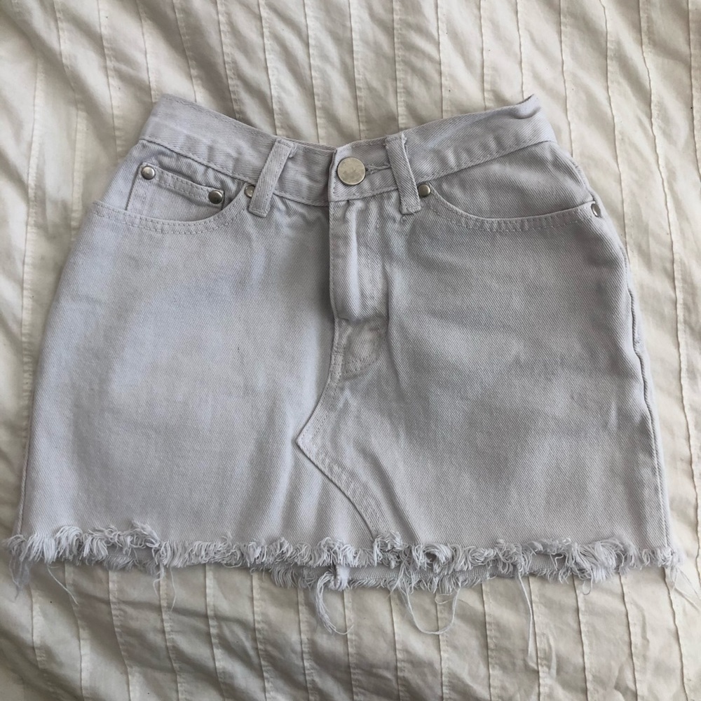 🎶White denim mini skirt